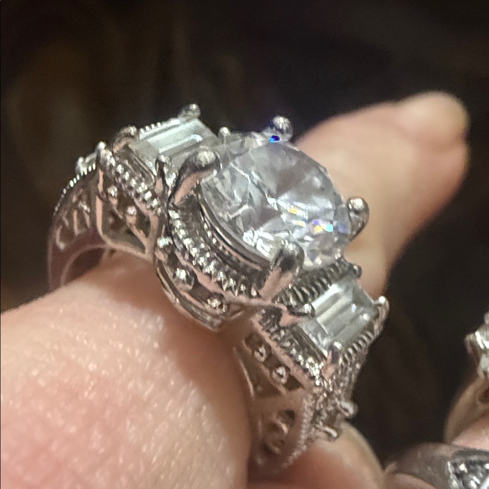 Vintage Sterling Silver Filigree Ring with CZ  size 5